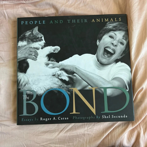 The Bond: People And Their Animals Photography Essay Coffee Table Book Gift - Picture 1 of 3